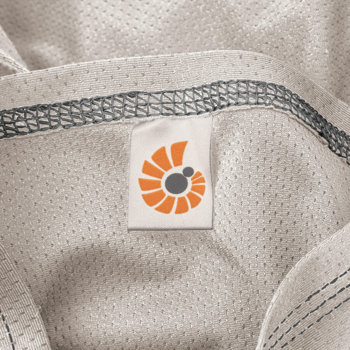 Ergobaby Aura marama Sustainable Mesh - Soft Grey - Image 4