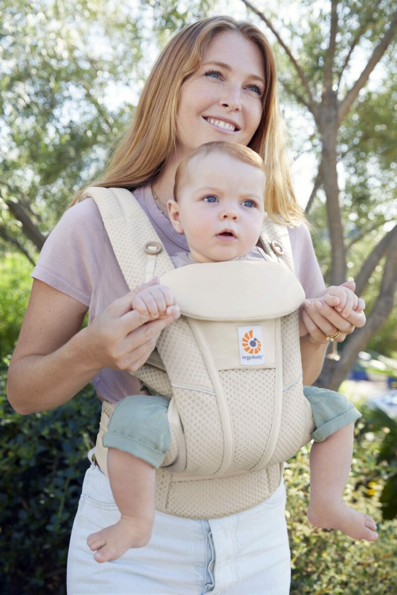 Ergobaby Omni Breeze, Onyx Blooms (Copy) - Image 6