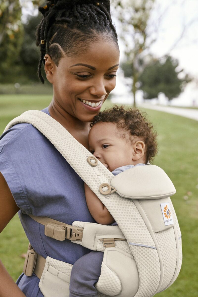 Ergobaby Omni Breeze, Onyx Blooms (Copy) - Image 8